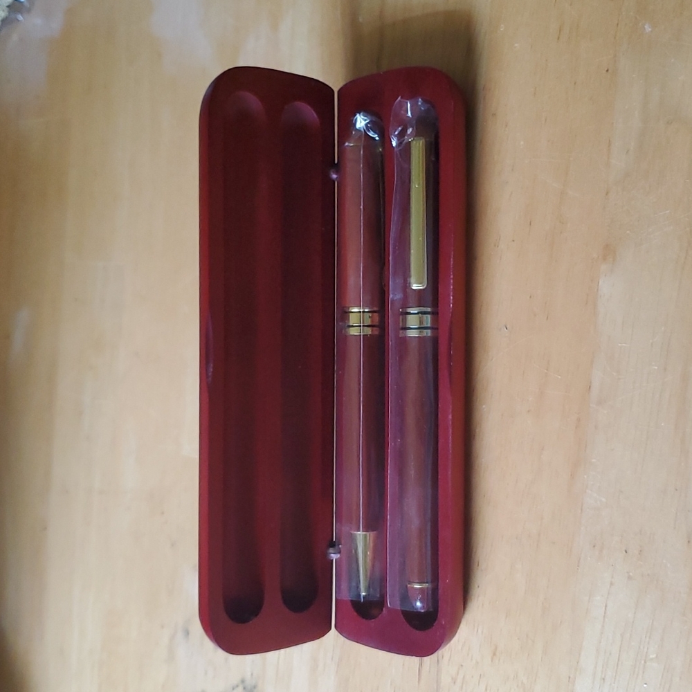 Pen gift box set, unused, office, home, gift, doctor, lawyer, architect, student